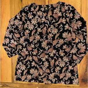 JM Collection Black Stretch Top with Beautiful Pattern, Size Large